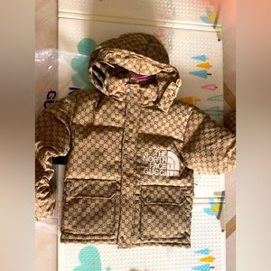 the north face gucci NOT authentic jacket again NOT authentic